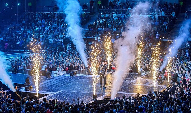 Electronic Flower-Spraying Machines: Elevate Events in 2026 - Anrotix Lighting